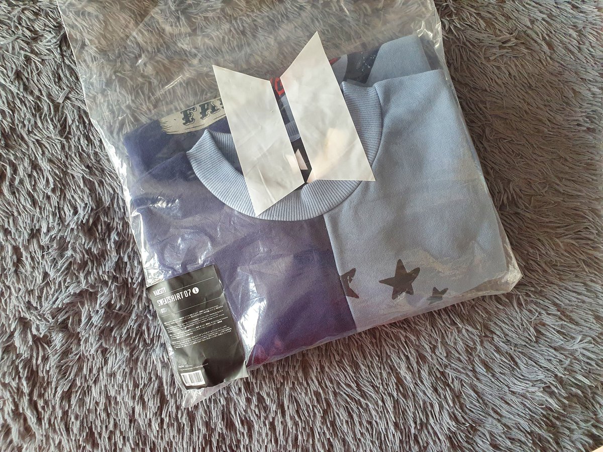 7euphorie's tweet photo. #7euOH
wts lfb ph onhand pls help rt
bts varsity sweatshirt 07 (fake love / dna) in large size
never opened/used, official
lowered price bec items come from japan fortune box

original price: 79,000 krw
my price: 1100php + lsf https://t.co/69rIzPC1jy