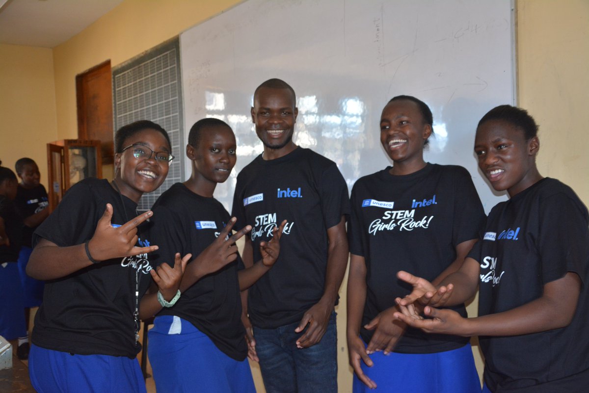UnescoEast's tweet photo. Asumbi Girls are changing the equation #WomeninScience and #GirlsinScience in @HomaBayCountyKE @EduMinKenya @nacosti
@NatcomUnescoKe @konzatech
#GirlsDoSTEM
@gladyswanga https://t.co/6dKut9ZQGE