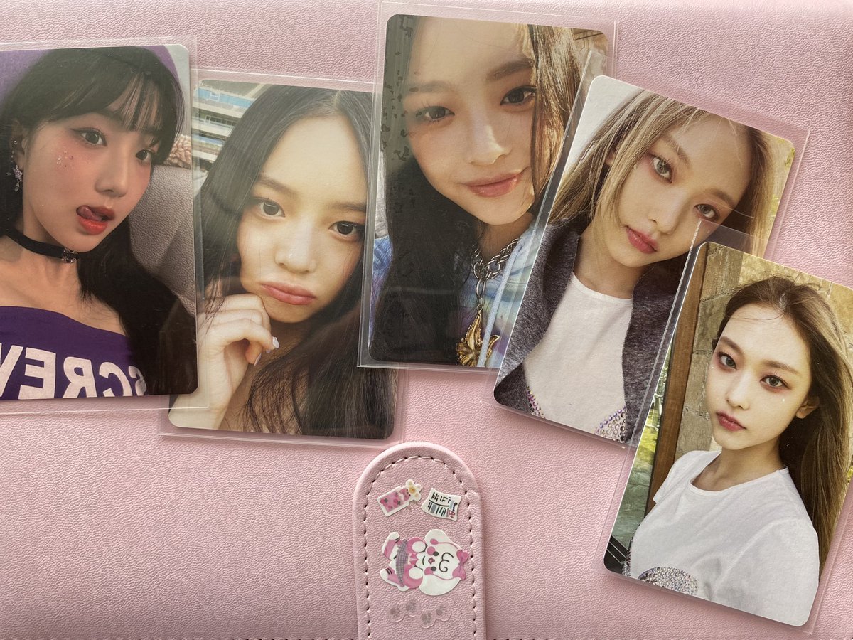 wts lfb loona newjeans new jeans nwjns ph #eunicesells

♡yeojin orbit 4.0 and hanni haerin wv set
    #  — ₱490! + pf + lsf
rfs: need funds (less 20 if payo)

⁃payo (prio) or up to 24 hrs
⁃no rush shipping, rcbyt 
            peachjih.carrd.co