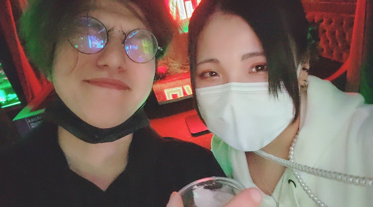 Chidoris2's tweet photo. 玄ちゃん
ロング5杯
シャンパングラスでテキーラ(ロング2杯分)
飲んでます←
#UPSETDAY
#UPSETNIGHT https://t.co/dCvnNiNTgS