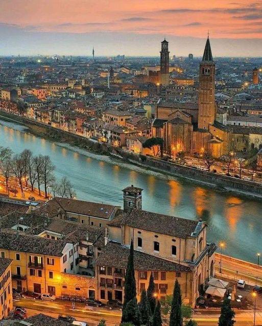 m_van_bokhoven's tweet photo. Golden hour in Verona, Italy 🇮🇹 https://t.co/QB9zVOWdVQ