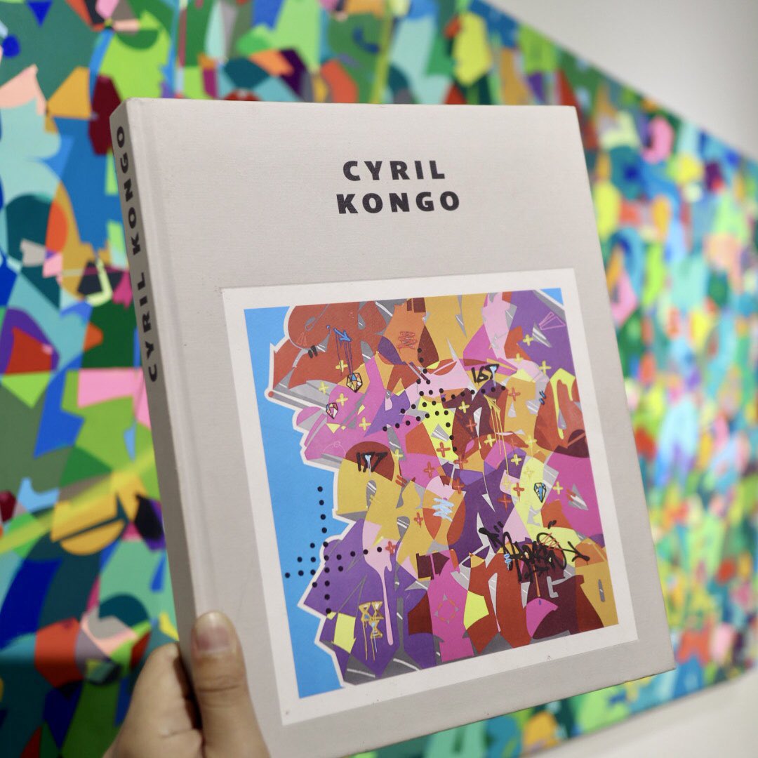 kongo_labs's tweet photo. 💖 Valentine's Day Giveaway Alert! 💖

To celebrate the launch of Cyril Kongo's new NFT collection "Made of Love" on this special day, we're giving away a coffee table book of the talented artist!

Here's what you need to do to enter: https://t.co/4eDXcPwBk5