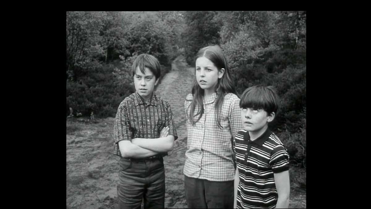 TalkingPicsTV's tweet photo. The children find hiding a dragon is not easy! #SallyThomsett #JackWild #ChristopherCooper DANNY THE DRAGON (1966) 10:45am #TPTVsubtitles Part Two: 'Stranger from Dragonara'. https://t.co/V46tayuLVo