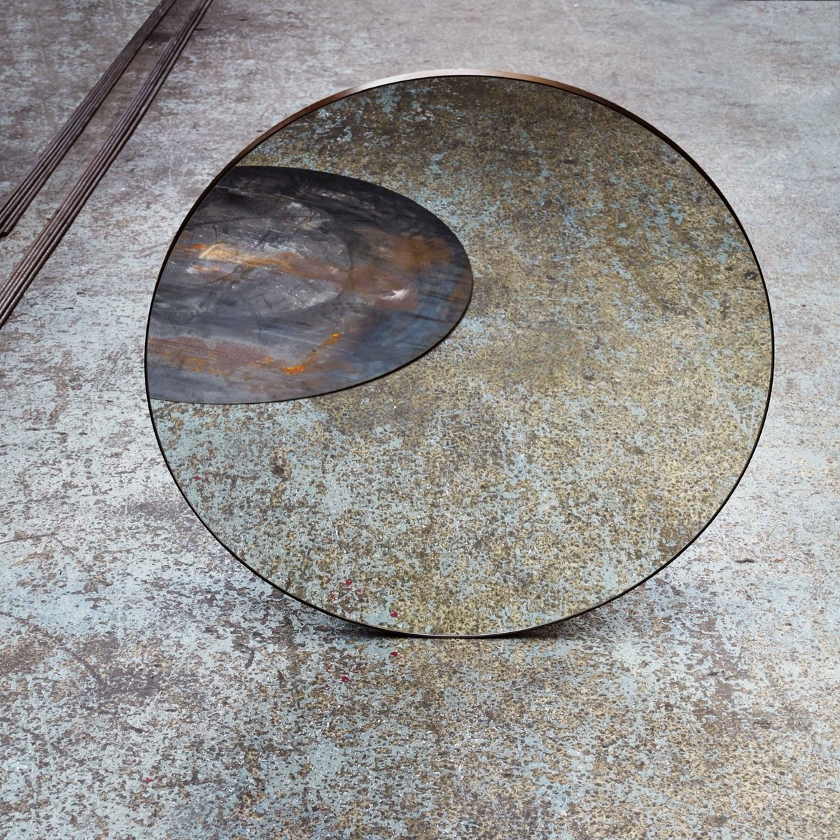 TomFaulkner's tweet photo. The Lexington Mirror is a strikingly contemporary accent piece that seamlessly suits any scheme. It's got clean edges that are kept thin to produce an elegant, crisp effect.
#roundmirror #contemporarymirror #circlemirror #metalmirror #britishfurniture #luxurymirror #ukfurniture https://t.co/Inx7RxYIZA