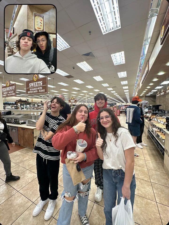 Sturniolo Triplets Updates on Twitter "📸 the triplets with fans at