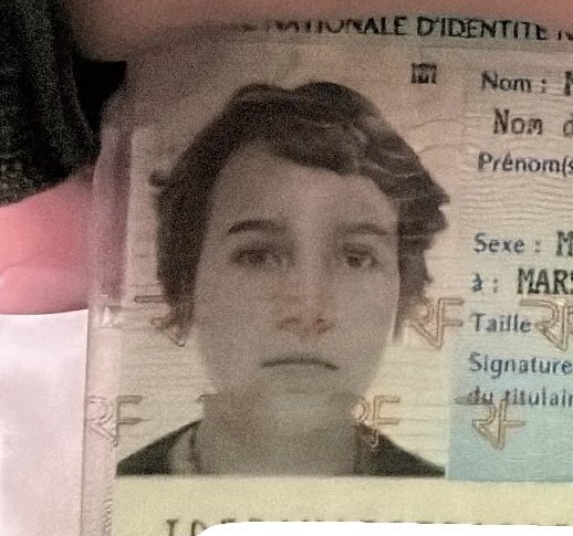 Eklosioon's tweet photo. Je me suis fait recaler d’une boîte de nuit parce que d’après le videur « c’est pas toi dessus c’est une fille sur la photo »
Il s’est bien moqué avec ses collègues et moi je suis bien rentré chez moi https://t.co/WtQPg0Bk2M