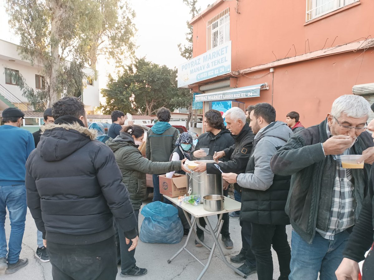 huseyinbas_BTP's tweet photo. 📍Hatay/İskenderun Konarlı Mah. Uğur Mumcu Cad.
📍Hatay/İskenderun Konarlı Mah. Mimar Sinan Cad.
📍Hatay/İskenderun Karaağaç Mah. 10153 Sok.

Sıcak yemek dağıtımımız mevcuttur. Tüm vatandaşlarımızı bekleriz. https://t.co/y4c618hwHd