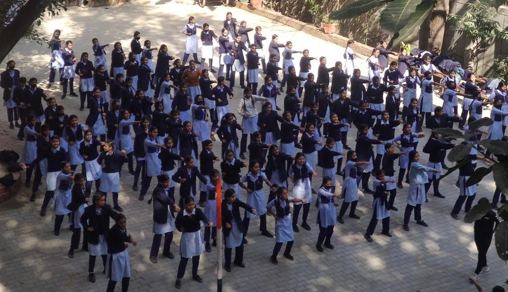 rgargmansa's tweet photo. Give us freedom not feardom

Young girls @Dir_Education 
School DDA flat kalkaji 1925041 learning and practicing how to be protected and protect country ,safety comes first on vision of our @Minister_Edu 
@gupta_iitdelhi https://t.co/D6wKPTBukH