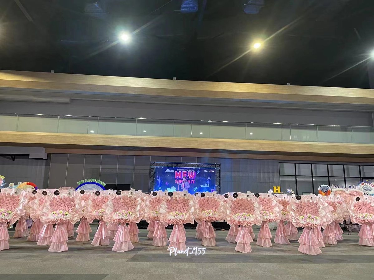 Planet_M55's tweet photo. 🎂MEW SUPPASIT 2023 BIRTHDAY PROJECT🎂

🌸Money Flower Wall  and  💐32 Bouquets

💰Total 612650 Baht💰

Today is a good day.
Happy birthday to our baby Mew.🥰

BDAY MEW SUPPASIT 2023 

#Mew2023BDProjects
#Mew2023BDGifts
@MSuppasit
#MewSuppasit 
#มิวศุภศิษฏ์ https://t.co/gvEwepSunb