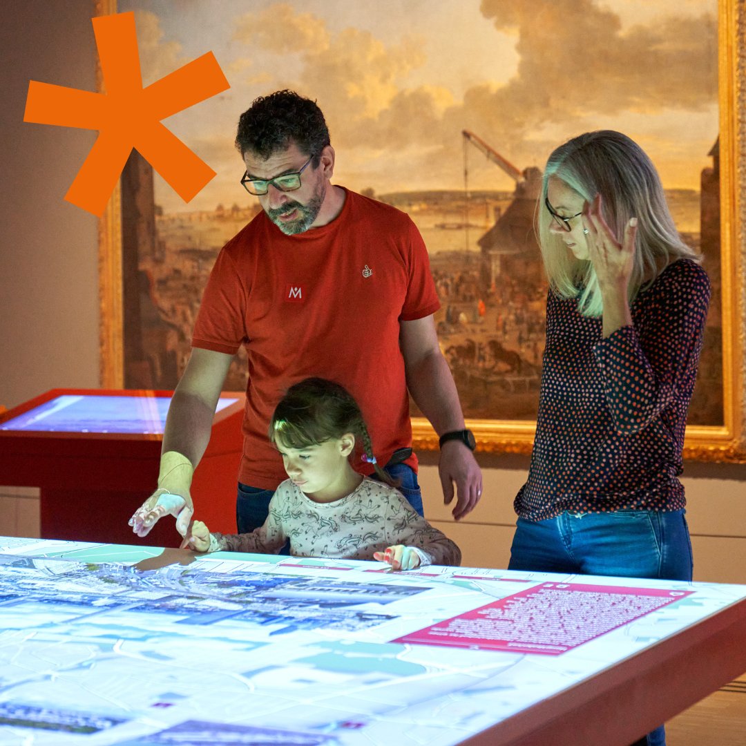 histmus's tweet photo. Kennt ihr die #Familientouren im #HistorischenMuseumFrankfurt? In verschiedene Hands on-Stationen, können Familien mit Kindern gemeinsam aktiv werden. Heute um 14h und 15h gibt es 2 kostenfreie Führungen dazu. Kommt einfach vorbei! Eine Anmeldung ist nicht notwendig.⁠ https://t.co/nnsFi7DeXZ