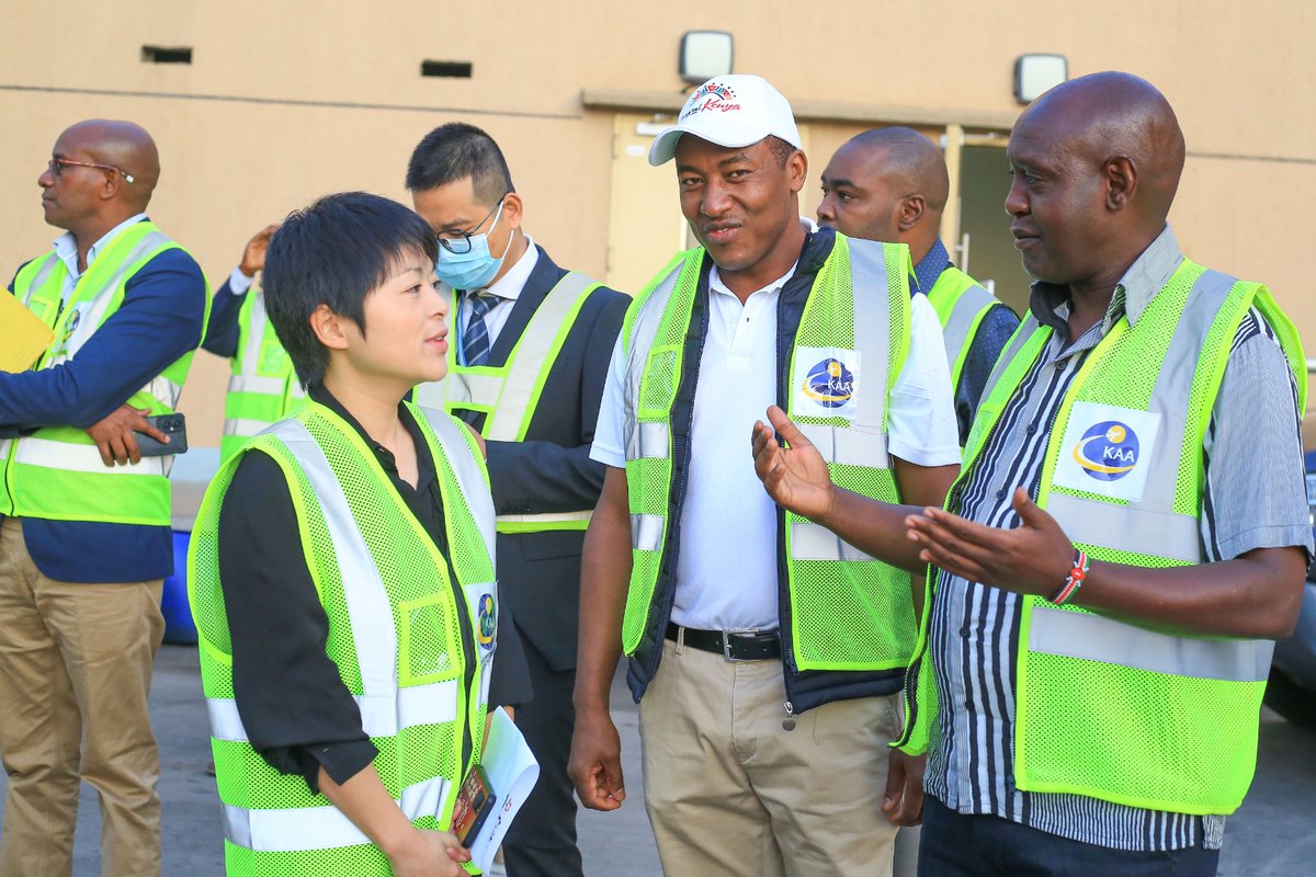 magicalkenya's tweet image. WELCOME BACK :  #MagicalKenya led by Tourism @PSOloltuaa today received the first batch of group travellers from China aboard the China Southern Airline which resumes its flights to Kenya after a ban on group travels at the onset of the Covid-19 pandemic
#RediscoverTheMagic