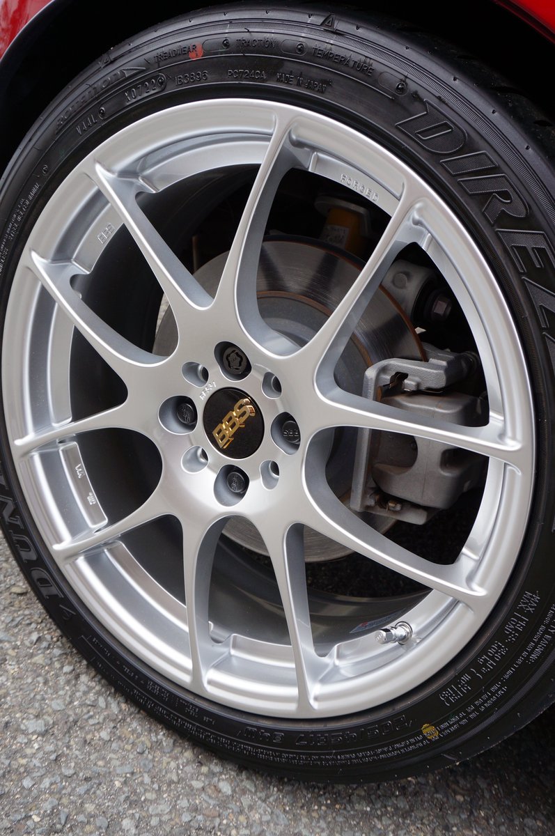 la_rosta's tweet photo. というわけでBBS RF 531 装着完了しました🔥😎
今までの500と違ってこのモデルはブレンボキャリパーポン付けできるのでRF500より立体感があり最高にかっこいいです!🤩🤩🤩
へ?ブレンボはどこかって?
聞くな。その言葉は俺に効く。(金欠💸)
#BBS
#BBSJAPAN
#BBSRF
#ロードスター https://t.co/hcrlpkwgoK