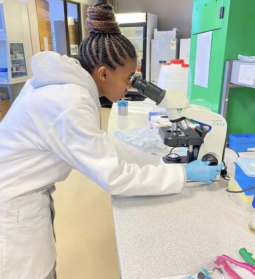 babygirlfaa's tweet photo. We celebrate you today phenomenal woman👏❤️ yo dreams are valid motsatsii Wendy madiba!! 

TSATSII IN SCIENCE 
#WomenInScience 
#BBTitans https://t.co/r5wFxaW5eY