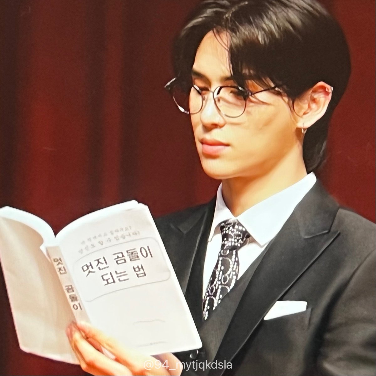 멋진 강아지 되는 법🐶
멋진 곰돌이 되는 법🐻

#재윤 #유태양