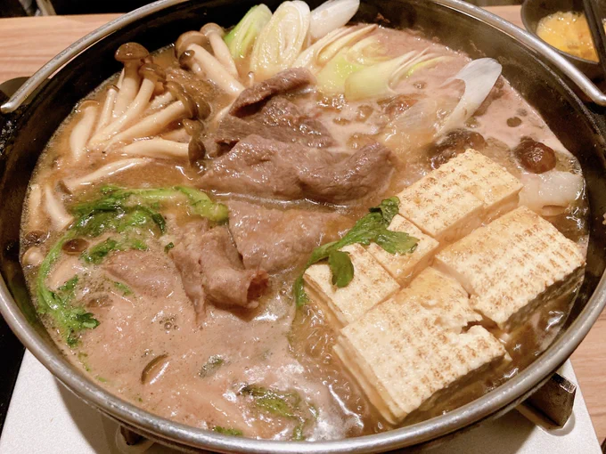 すき焼き(他もろもろ)食べた後に赤から鍋食べにいく馬鹿者は誰だ!?わたしだよ! 