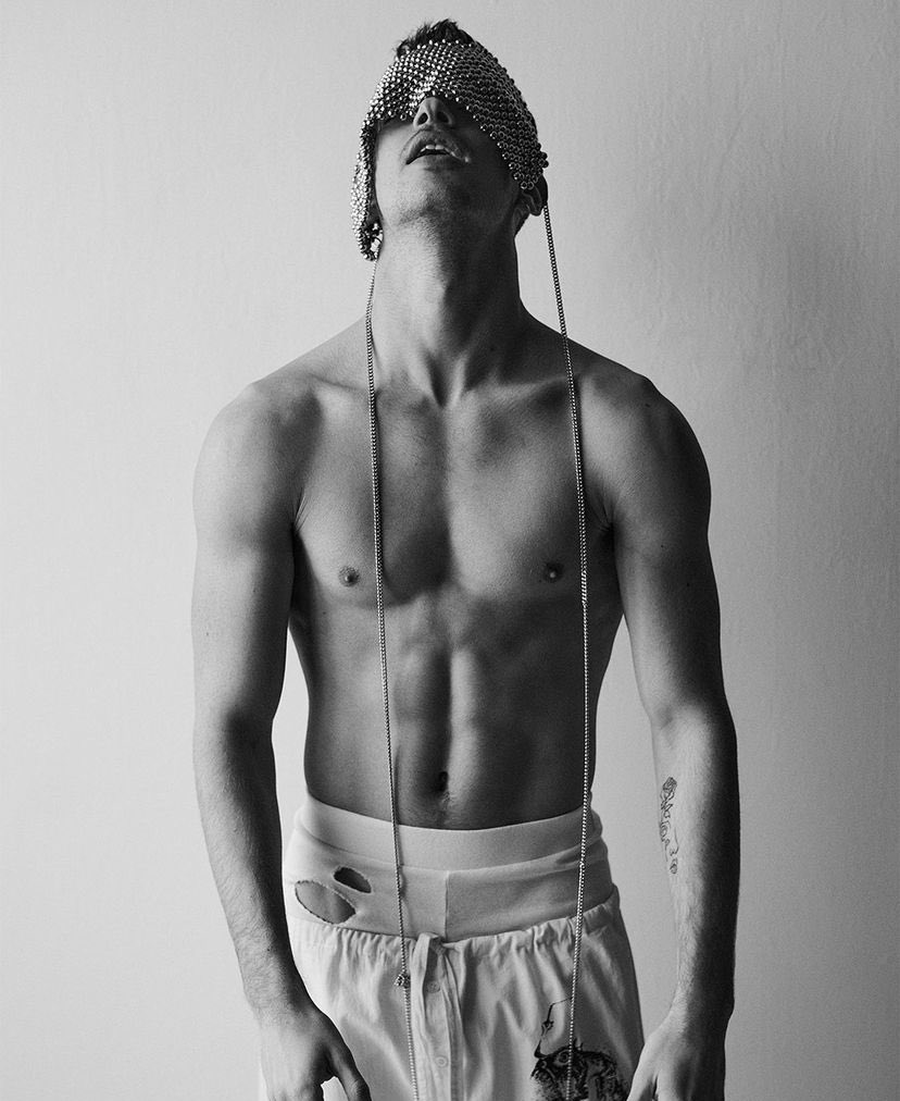 Julia_M_Sh's tweet photo. @PopCrave Manu Rios 🔥 https://t.co/ZqFq5Xtc7v