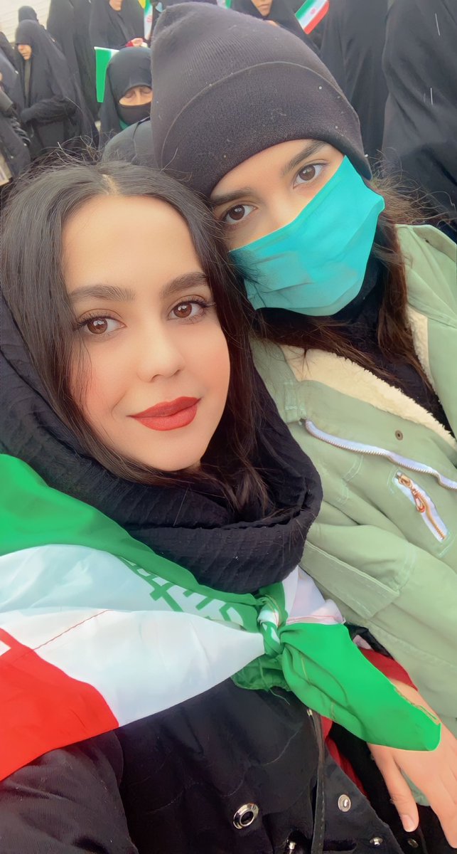 NaziAlizadh's tweet photo. حاج قاسم گفت جمهوری اسلامی حرم است ،به عشق این حرم آمدیم ،هستیم بر آن عهدی که بستیم 🇮🇷 https://t.co/jxYYNfFqfd