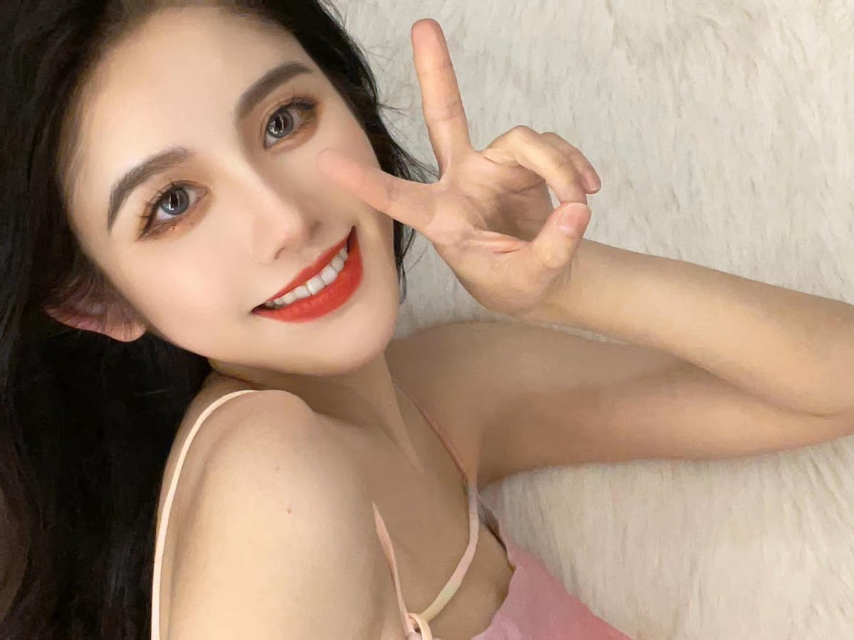 archiveliu's tweet image. CLOSE. 

decided to officially declare stopping activity on this account. thank you for continuously supporting liu qianqian throughout the two years. i will no longer post anything here, but make sure to follow her sns everywhere. it was a good journey 👩🏻‍🚀