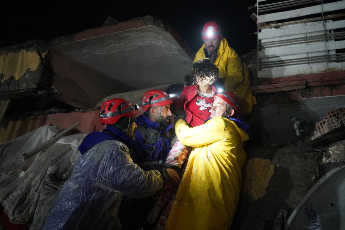 michaelsheen's tweet photo. It's heart-breaking to see the millions who are being impacted in Syria &amp; Türkiye by the earthquakes. UNICEF are working round the clock to protect and support children. Please donate to @UNICEF_UK if you can https://t.co/cruZk8cITt https://t.co/eNuFFFcQfA