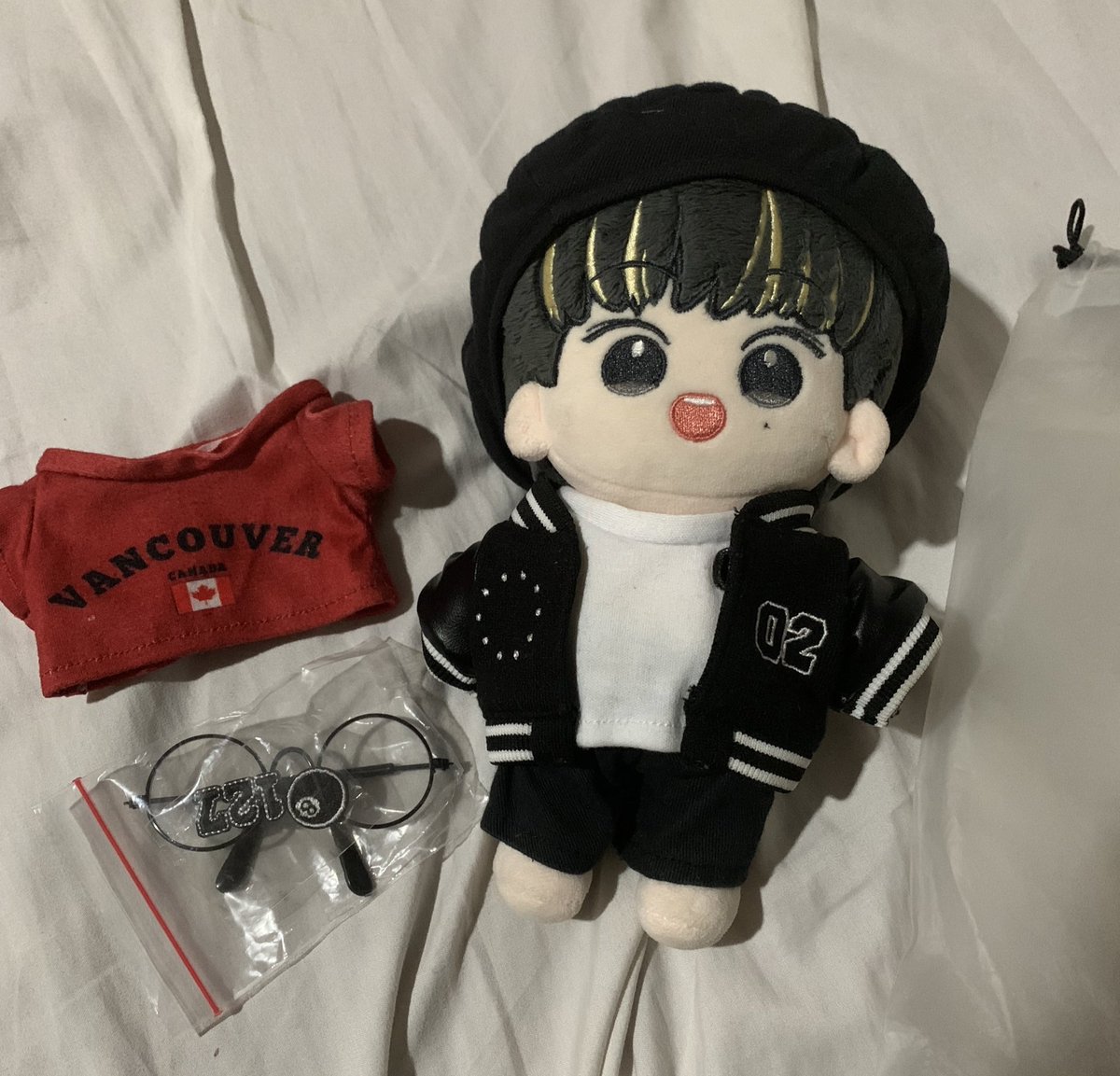 WTS / want to sell

Mark Little Hero Neo Zone 20 cm plush doll from Mark Lee Bar @.MarkLee_bar

💸650k/$45
✅Good condition
✅Full set with clothes (bonus glasses, & Vancouver tshirt)
✅Shopee
✅WW
📍Jaksel🇮🇩

tags. mark kuaci nct 인형