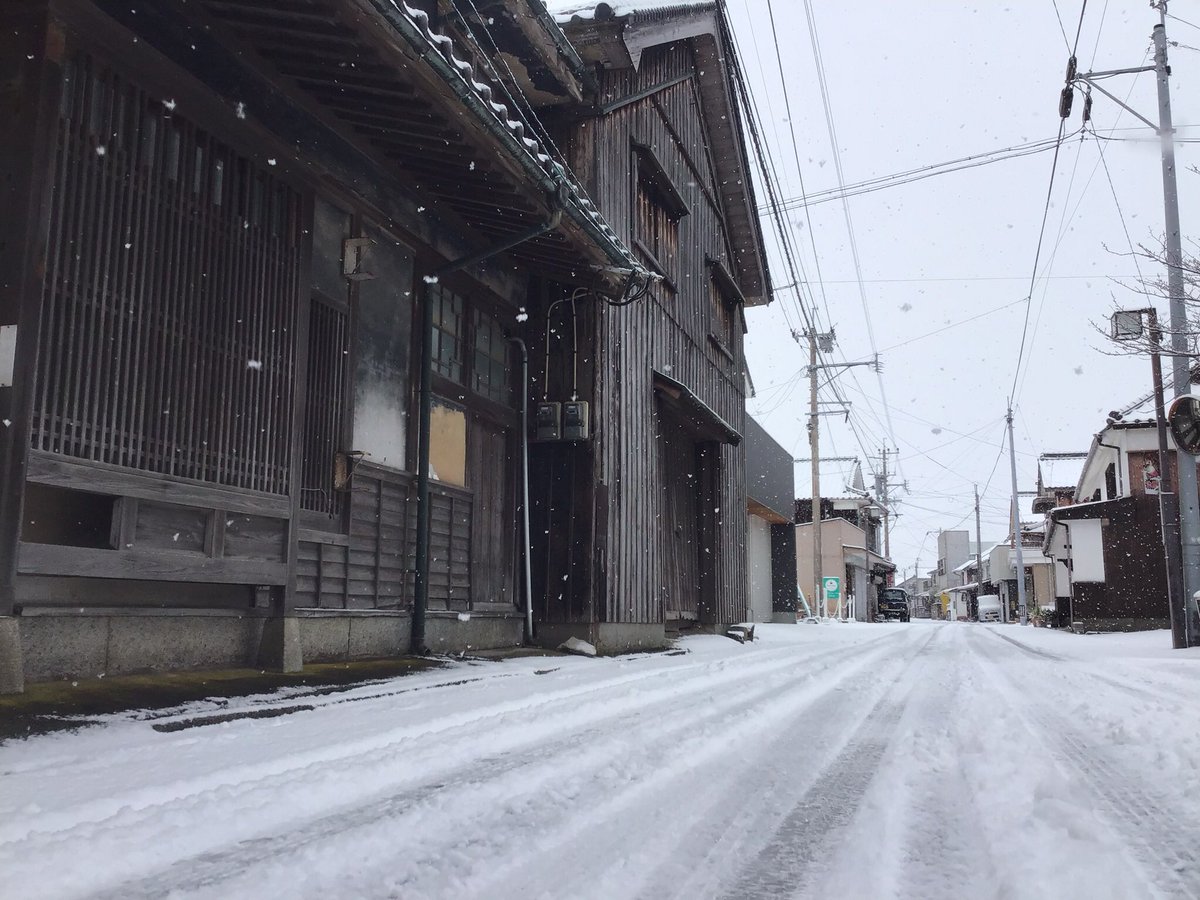 tabukaproject's tweet photo. ✣✣­­–­­–­­–­­✣✣
 田深さんぽ /Tabuka strolling.
✣✣–­­–­­–✣✣
町並みの雪化粧
A winter wonderland of snow.
アクセス詳細はコチラ(for details)
↓↓

https://t.co/yrCgLyXyUm

#大分県
#国東市
#田深
#商店街活性化
#雪景色
#JAPAN
#travel
#sightseeing
#oita
#kunisaki 
#tabuka
#snow https://t.co/wj6MuRoGyT