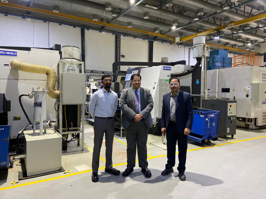 chandruiyer's tweet photo. As @AeroIndiashow beckons @UKinBengaluru, an apt time for me to visit the factory of #IAMPL, a JV between @RollsRoyce & @HALHQBLR. A state of the art manufacturing centre, which epitomises 🇮🇳 🇬🇧 collaboration in the area of #Aerospace. #GREATforCollaboration https://t.co/BCJdTSB3PF