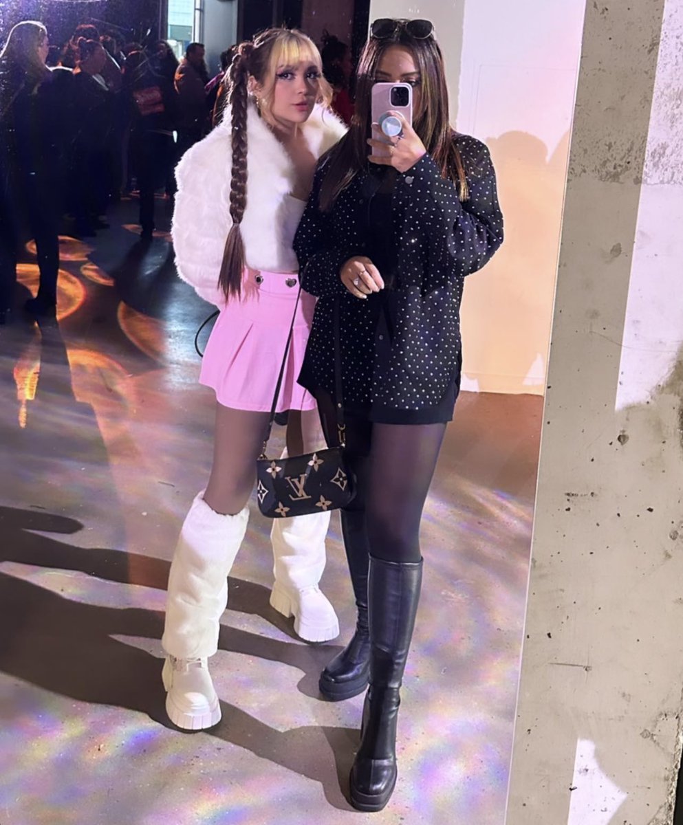 Suzyroxx's tweet photo. Mis dos personalidades: https://t.co/DcAew9qWvB