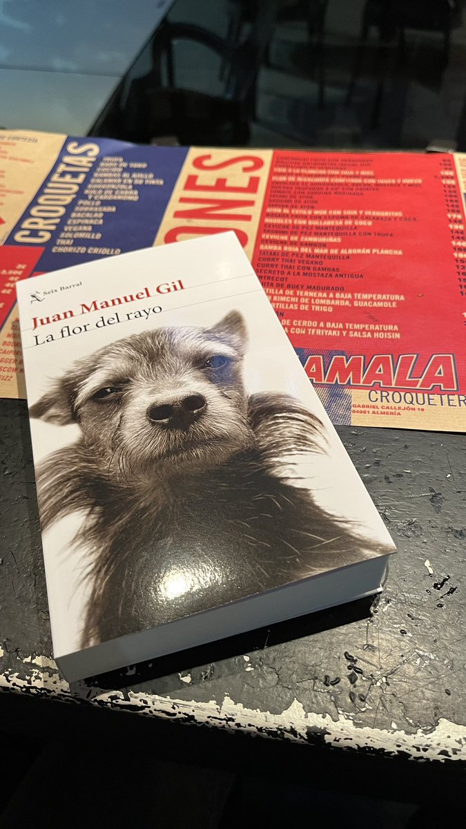 JorgeFolero's tweet photo. Cómo se puede contar tanto, y con una literatura tan brillante cuando a priori no hay nada que contar…haciendo magia @juanmagil https://t.co/FWz81UOXeM