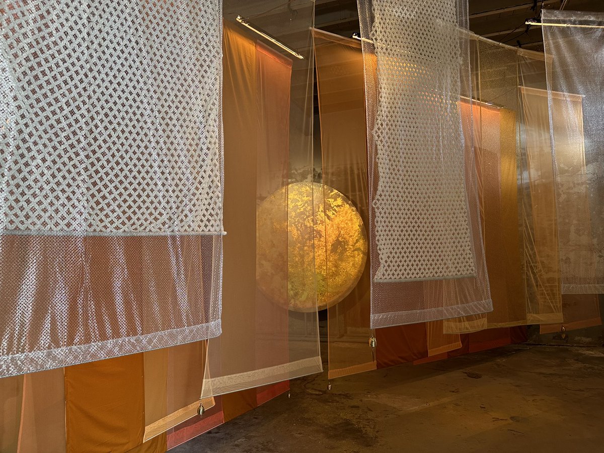 savagosomewhere's tweet image. Bangkok Design Week | ย่านพระนคร
📍 โรงพิมพ์บำรุงนุกูลกิจ มีบริการที่จอดรถด้วย และมี 2 นิทรรศกาลให้เข้าชม [Dialogue Between, ธรรม-ทอง] 🗺️ในย่านนี้การออกแบบภายใต้แนวคิดมิตรบำรุงเมือง ขับเคลื่อนย่านพระนครให้เป็นละแวกบ้านสร้างสรรค์ #bangkokdesignweek2023 #ย่านพระนคร