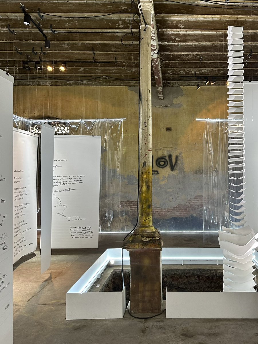 savagosomewhere's tweet image. Bangkok Design Week | ย่านพระนคร
📍 โรงพิมพ์บำรุงนุกูลกิจ มีบริการที่จอดรถด้วย และมี 2 นิทรรศกาลให้เข้าชม [Dialogue Between, ธรรม-ทอง] 🗺️ในย่านนี้การออกแบบภายใต้แนวคิดมิตรบำรุงเมือง ขับเคลื่อนย่านพระนครให้เป็นละแวกบ้านสร้างสรรค์ #bangkokdesignweek2023 #ย่านพระนคร