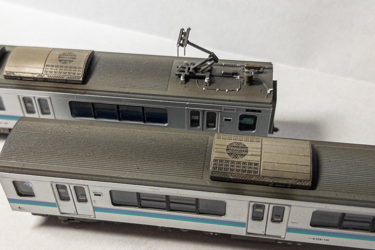 teeegi16's tweet photo. E127系100番台 A1 機器更新車 完成

・屋根床下のウェザリング
・機器更新化
・全面ダミー化
・ドアステ貼り付け(そこら辺にあったやつ)

雰囲気で仕上げてみたけどかなり良くなったと思います！ https://t.co/Y2ezQkhzKv