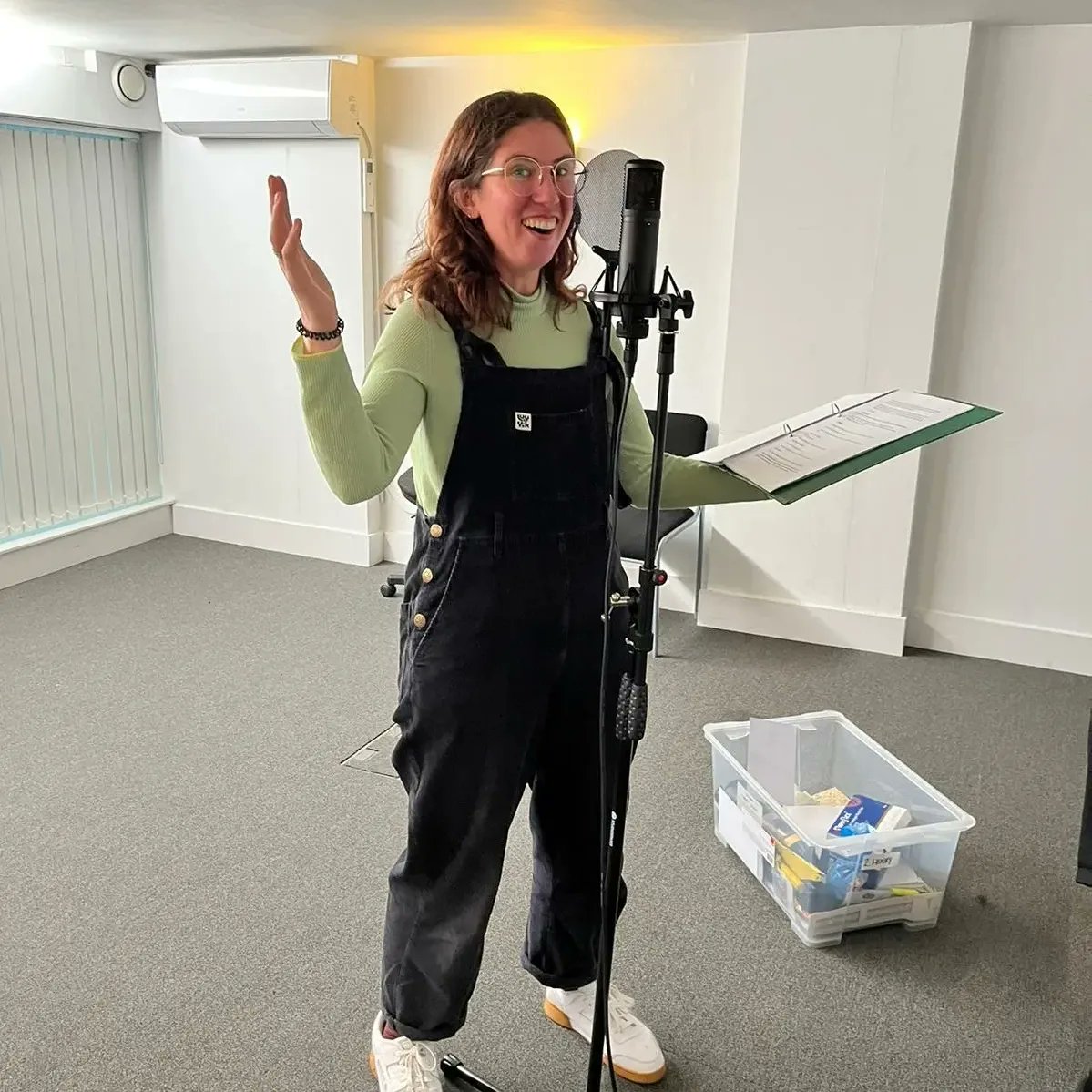 I'm delighted to be producing 'Right Dishonourable Friend' at VAULT Festival @vaultfestival 
14th-18th February
The Cage 20:00 (Sat 19:30)

Would love to see some of you down there - VDATE code gets you 2 tickets for £20 on the 14th!

See you underground
🎟️vaultfestival.com/events/right-d…