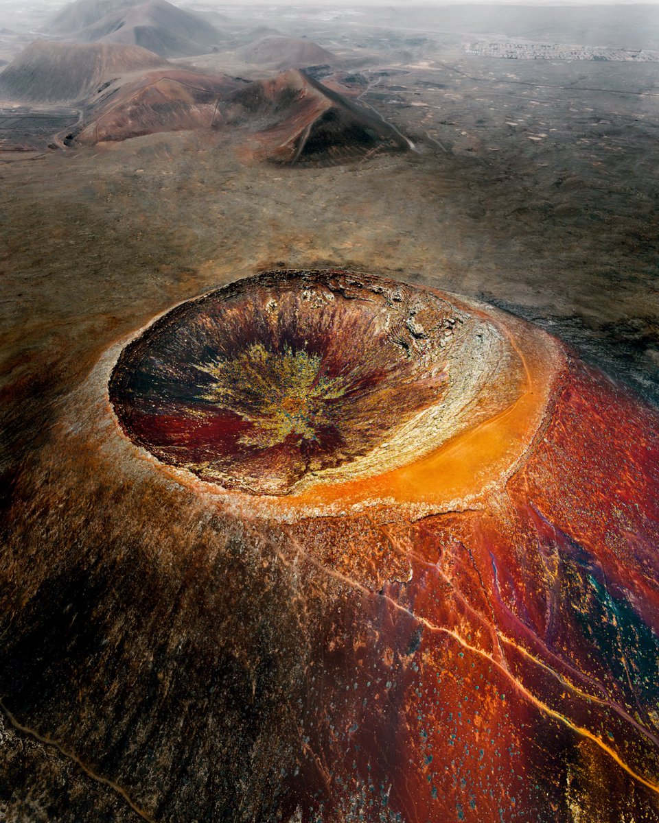 VictorEzteves's tweet photo. I still love the volcanoes 🌋 https://t.co/wbnyqKvVNb