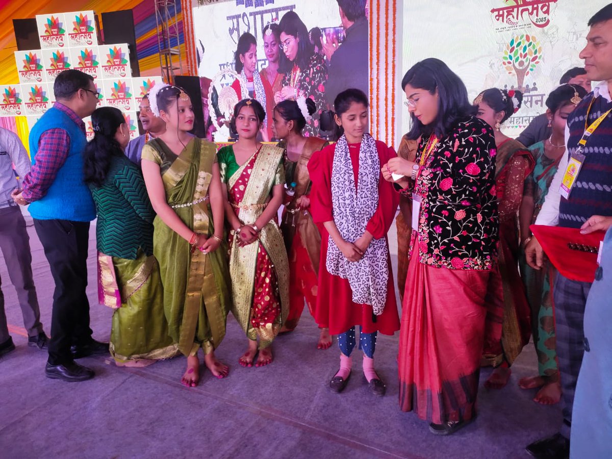 प्रदेश में राष्ट्रीय कृमि मुक्ति अभियान का हुआ सफल शुभारंभ। प्रदेश के जनपदों में 01 से 19 वर्ष के स्कूल जाने वाले और स्कूल न जाने वाले बच्चों और  किशोर-किशोरियों को कृमि संक्रमण से बचाने के लिए विद्यालयों और आंगनवाड़ी केंद्रों पर कार्यक्रम का किया गया संचालन।
<a href="/brajeshpathakup/">Brajesh Pathak</a>