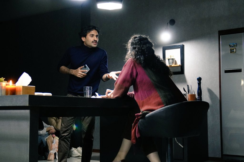 EUPakistan's tweet photo. Full house at the opening show of 'Both Sit in Silence for a While'. Brilliant performances by #AliJunejo and @rasti_farooq.
Two more shows to go ➡️ tonight and tomorrow. 
📍@PNCAOfficial Islamabad 
⏲️ 07.30 PM sharp
#EUinPakistan https://t.co/WG6Ba9A8Hi
