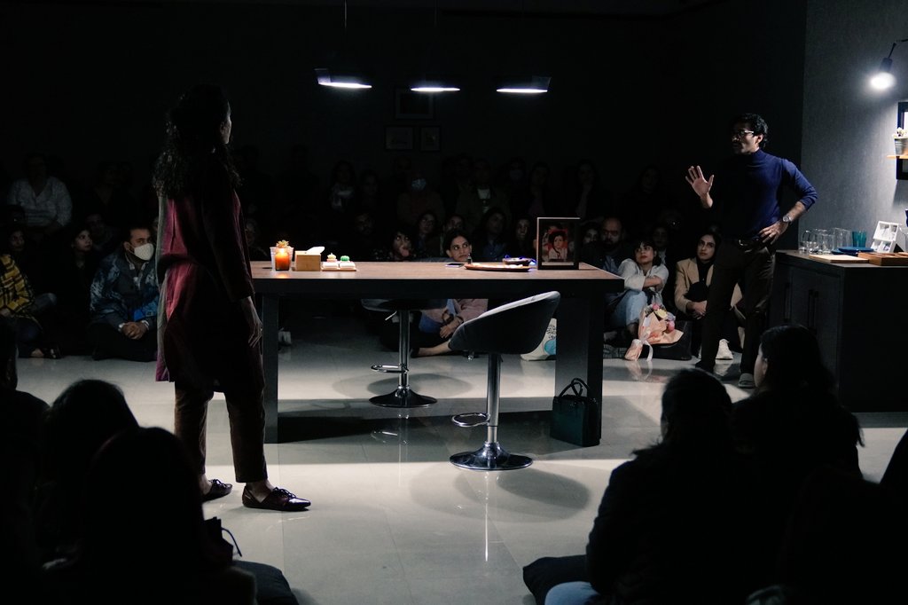 EUPakistan's tweet photo. Full house at the opening show of 'Both Sit in Silence for a While'. Brilliant performances by #AliJunejo and @rasti_farooq.
Two more shows to go ➡️ tonight and tomorrow. 
📍@PNCAOfficial Islamabad 
⏲️ 07.30 PM sharp
#EUinPakistan https://t.co/WG6Ba9A8Hi