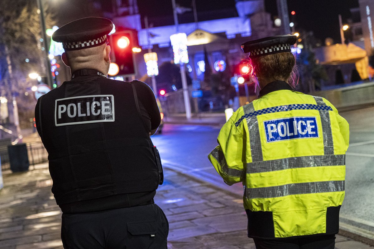 WYP_OpJemlock's tweet photo. 80 arrests in the last 12 days for #jemlock whilst patrolling hotspots across the county. Plus crime reducing in our hotspots by 7-12% when jemlock are patrolling. We will relentlessly pursue those who think violence is acceptable. #WeAreHere and will continue to be..! https://t.co/c90IxCyBrB