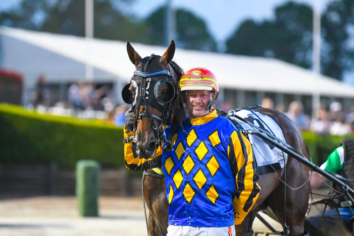 ClubMenangle's tweet photo. Heza Son Of Agun shoots to victory in the Group 3 Paleface Adios Stakes for @mattiecravenra1 in a mile rate of 1.50.7 and books his place in the Chariots of Fire!🥇🔥 

Also progressing through is Cantfindabettorman NZ, Invitation Only NZ, and Catch A Wave. 

#ClubMenangle https://t.co/PRbbzoiFCW