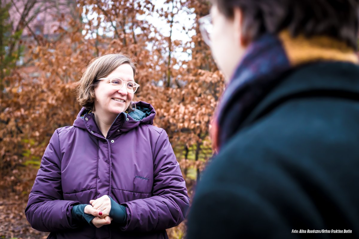 GrueneFraktionB's tweet photo. Berlin ist Wissenschaftshauptstadt! Wir wollen #Forschung & #Inovation weiter stärken. Gut, dass es Orte gibt, die Unternehmen, Start-ups & Wissenschaft zusammenbringen - wie der #CO2-neutrale Campus #FUBIC in Dahlem. Noch Baustelle, aber bald wird es hier grün, smart & innovativ https://t.co/N1PmH1sw4n