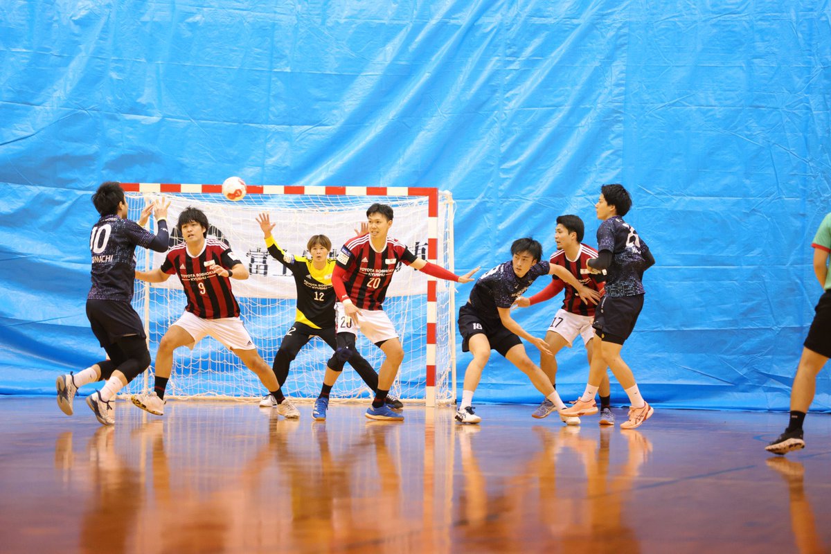 tbkredtornado's tweet photo. 【試合結果】

トヨタ紡織九州 25(14-17.11-19)36 豊田合成

前半は互いに退場者が出て一進一退の展開でしたが、後半に約束事を徹底できず点差をつけられ敗戦となりました❗️

来週のトヨタ自動車東日本戦に向け課題を改善しトレーニングに励みます🔥

沢山の応援ありがとうございました🙇‍♂️ https://t.co/3JUhvmCNs1