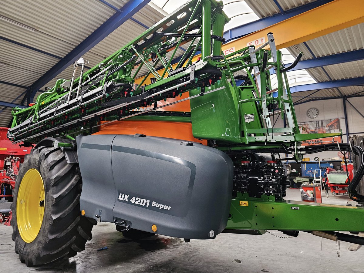 Van der Maar Landbouwmechanisatie tweet media