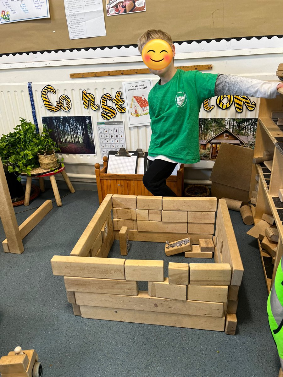 MissPhillipsMtn's tweet photo. Lots of creative and mathematical skills in our block area this week. #eygs #blockplay https://t.co/t7iAcR8hCJ