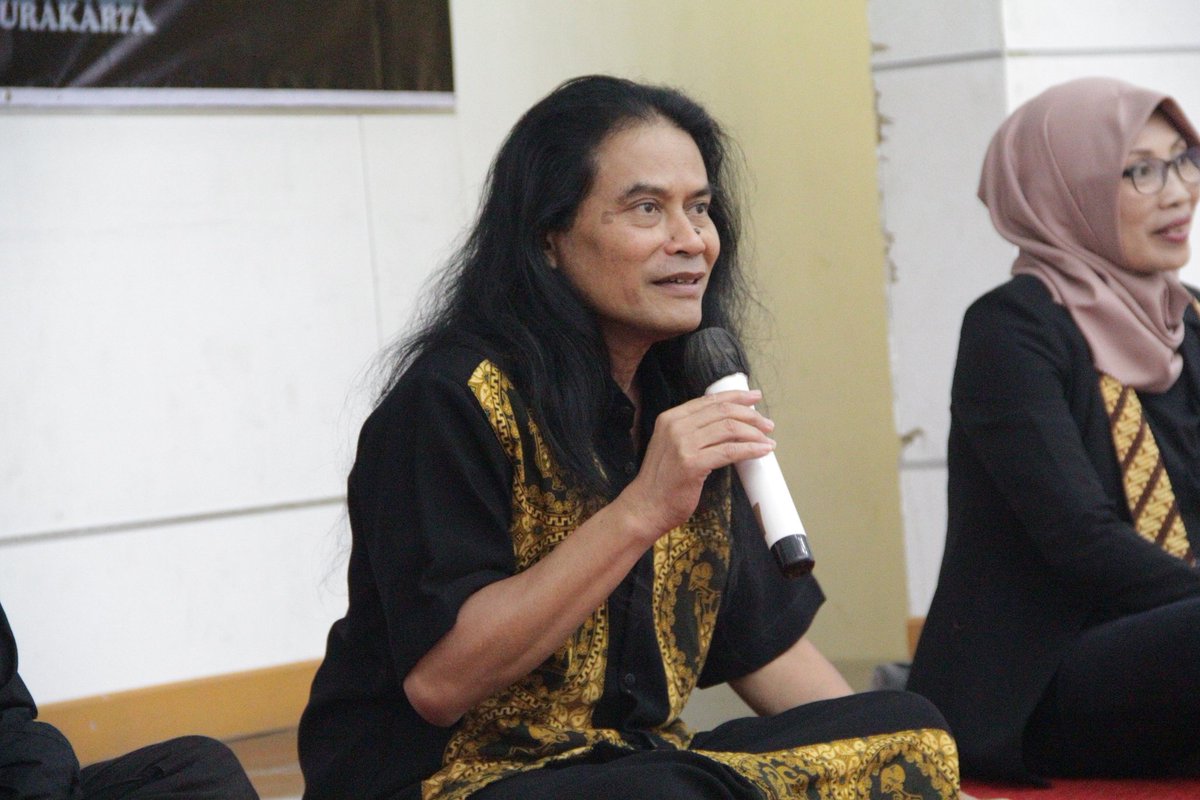 gregetsmg's tweet photo. Mas Yok menjadi Narasumber dalam acara Workshop Manajemen Sanggar di Taman Cerdas Surakarta, 11 Februari 2023✨

Salam Budaya !

#gregetsmg #sanggartarigreget #semarang #fyp https://t.co/SYAbkVOVkk