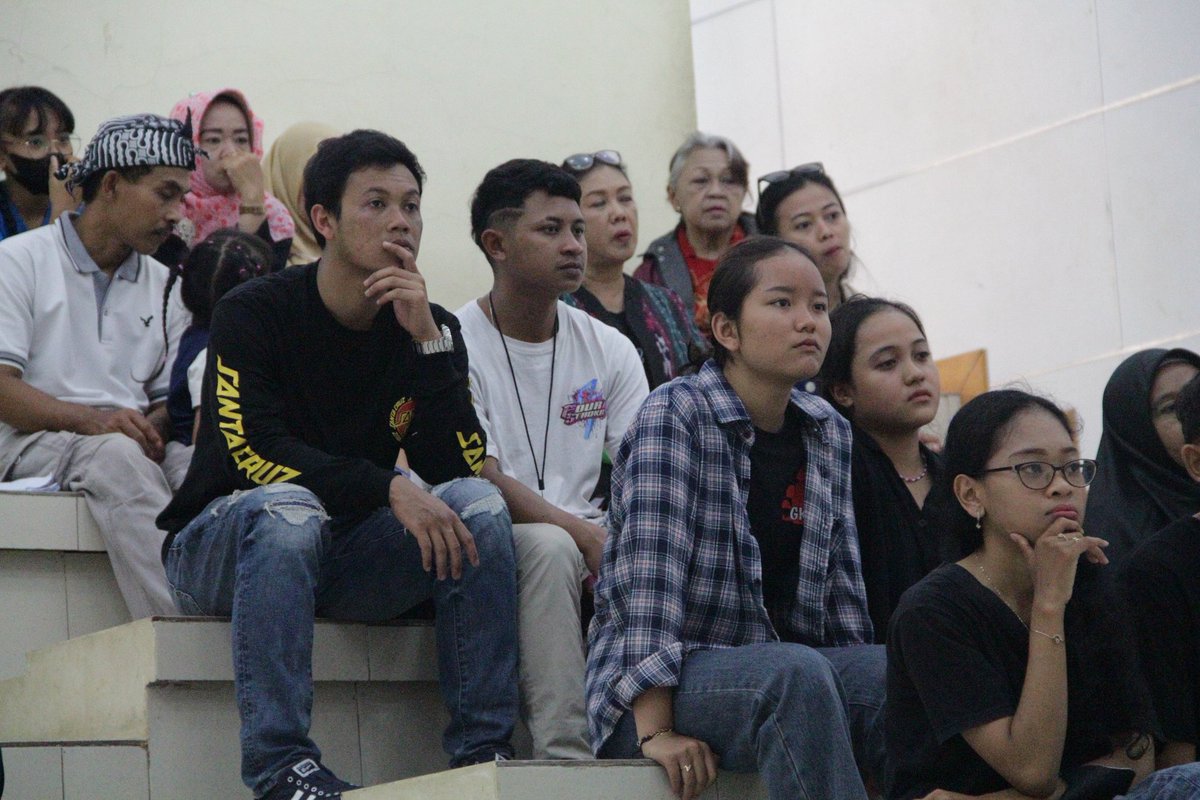gregetsmg's tweet photo. Mas Yok menjadi Narasumber dalam acara Workshop Manajemen Sanggar di Taman Cerdas Surakarta, 11 Februari 2023✨

Salam Budaya !

#gregetsmg #sanggartarigreget #semarang #fyp https://t.co/SYAbkVOVkk