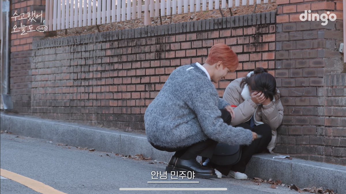 everyvvonu's tweet photo. SEMUA LOVE LANGUAGE yg ada di dunia diborong lee dokyeom :

1. act of service
2. words of affirmation
3. quality time
4. physical touch

++ family man, good manner, good leader, great and amazing voice, brightest smile, pretty nose, tall, kurang apa lagi?😭😭🥺 https://t.co/wZ8aPPhyhW