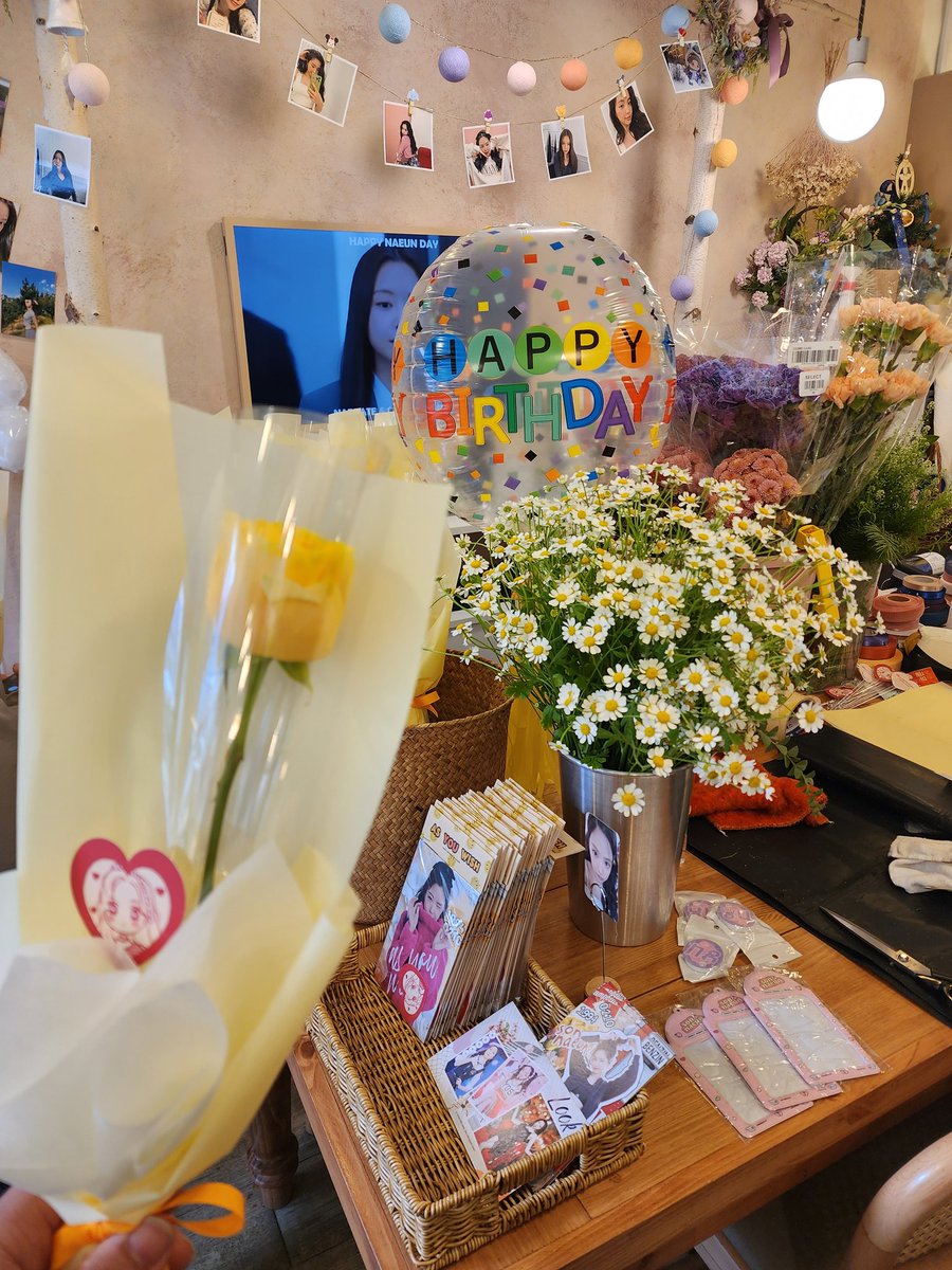 black_Naeun's tweet photo. #Happy_Naeun_Day
#Blooming_in_February
꽃이라 가격이 좀 높을줄알았는데 생각보다저럼해서 놀랐어요☺️ 게다가 꽃도 예뻐요💖 https://t.co/jT3MaJf9c1