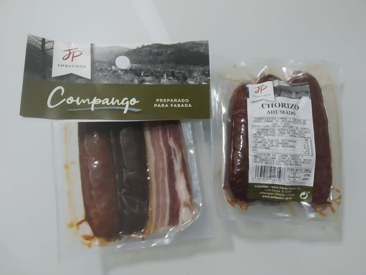 PAsturianu's tweet photo. Finalmente, y no menos importante, agradecer a los patrocinadores los obsequios y las explicaciones de sus productos en el @PoteDay23
🥰🥰🥰
@camin_astur
#EmbutidosJP
@AguadeFuensanta
@picofinoclub https://t.co/M06bIelQq2