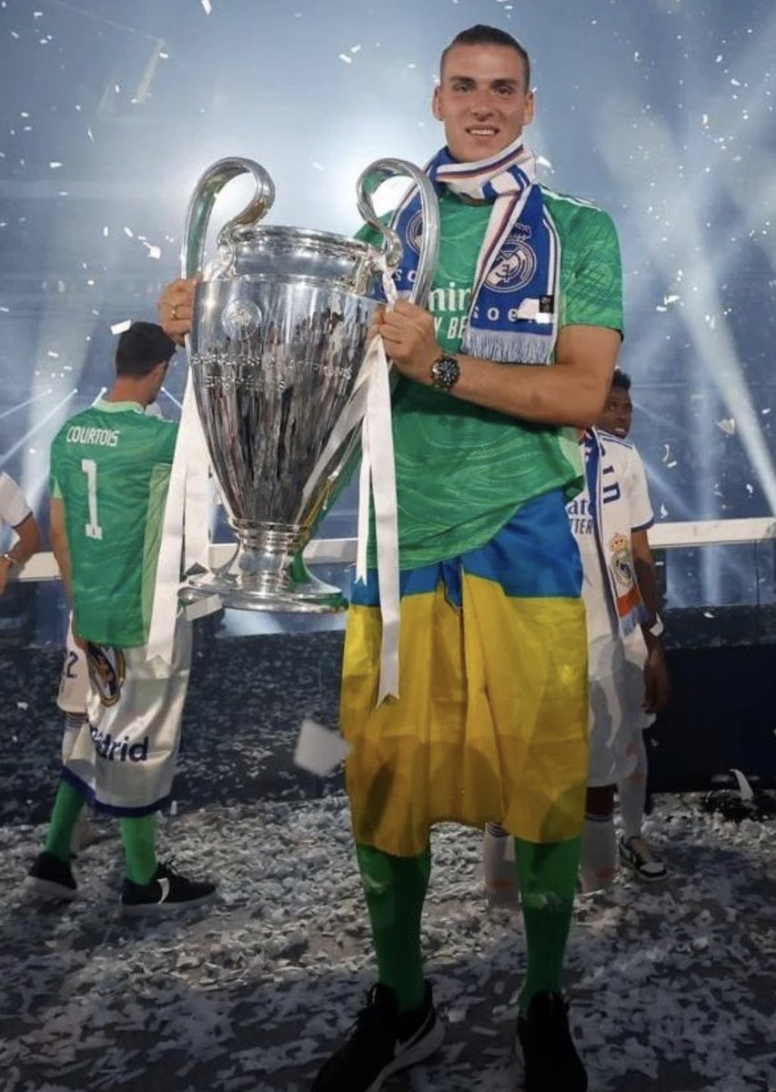 RMadridFrance_'s tweet image. Joyeux anniversaire à Andriy Lunin qui fête aujourd’hui ses 24ans !🥳🤍