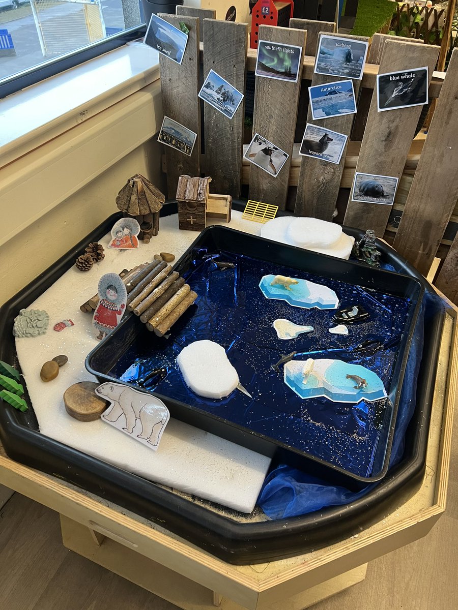 MissCrighton's tweet photo. Another realistic classroom picture. 9.00am vs 9.30😂 #tufftray #playledlearning #dotinthesnow https://t.co/SuEimCh6mB