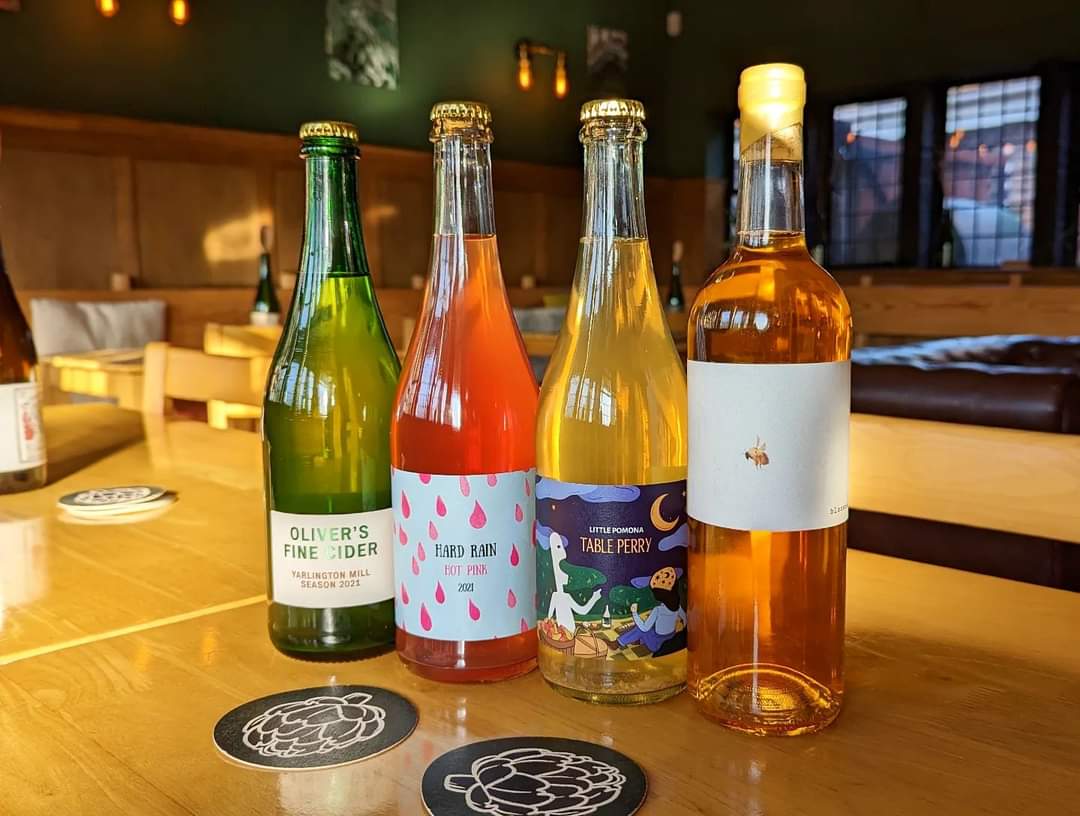 🍏🍎🍐🍎🍏

What we got here? Our kitchen will be opening soon (date to be announced) and along with that we shall be launching these bang on natural ciders/perry to join our fridge full.of natural wine and mixed ferm beer 💥
We're mega excited ♥️👀
#nr3theplacetobe